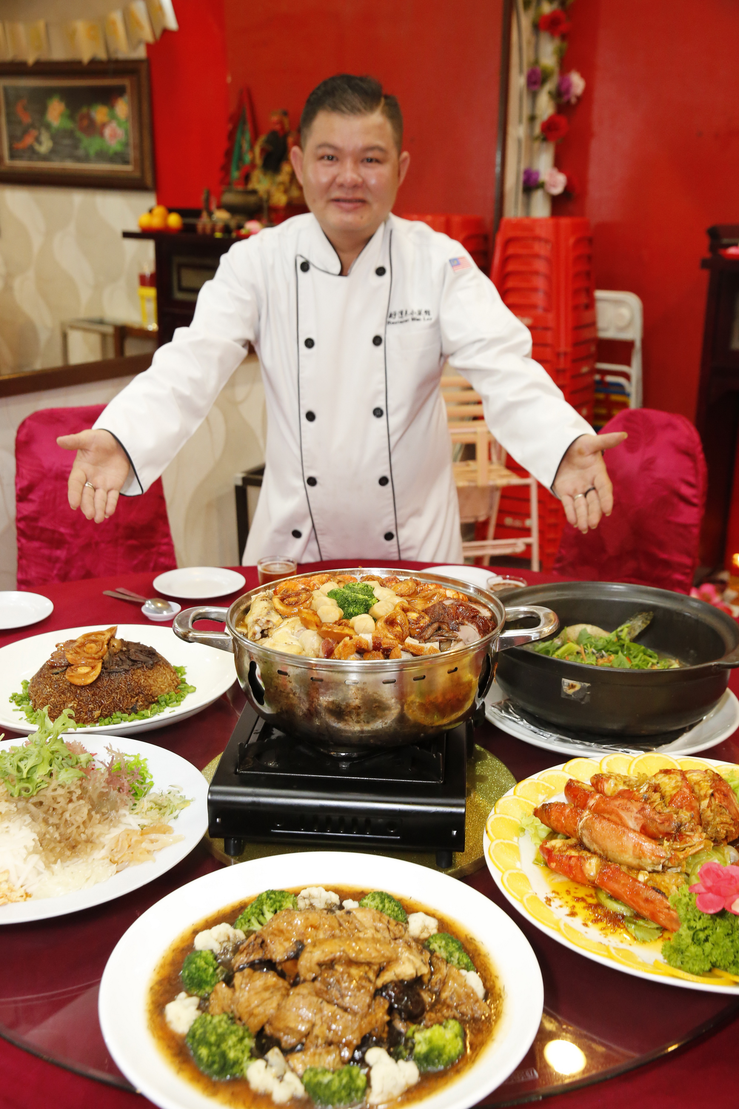 黄健烨在新春佳节期间推出各式各样的新年菜肴。-KF Liew摄-