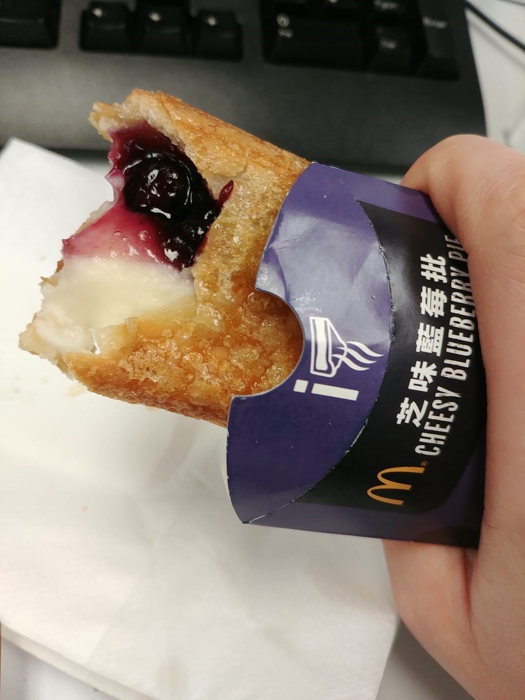 这款蓝莓及奶油奶酪派早前在香港掀起热潮，如今终于来到马来西亚！-图摘自网络-