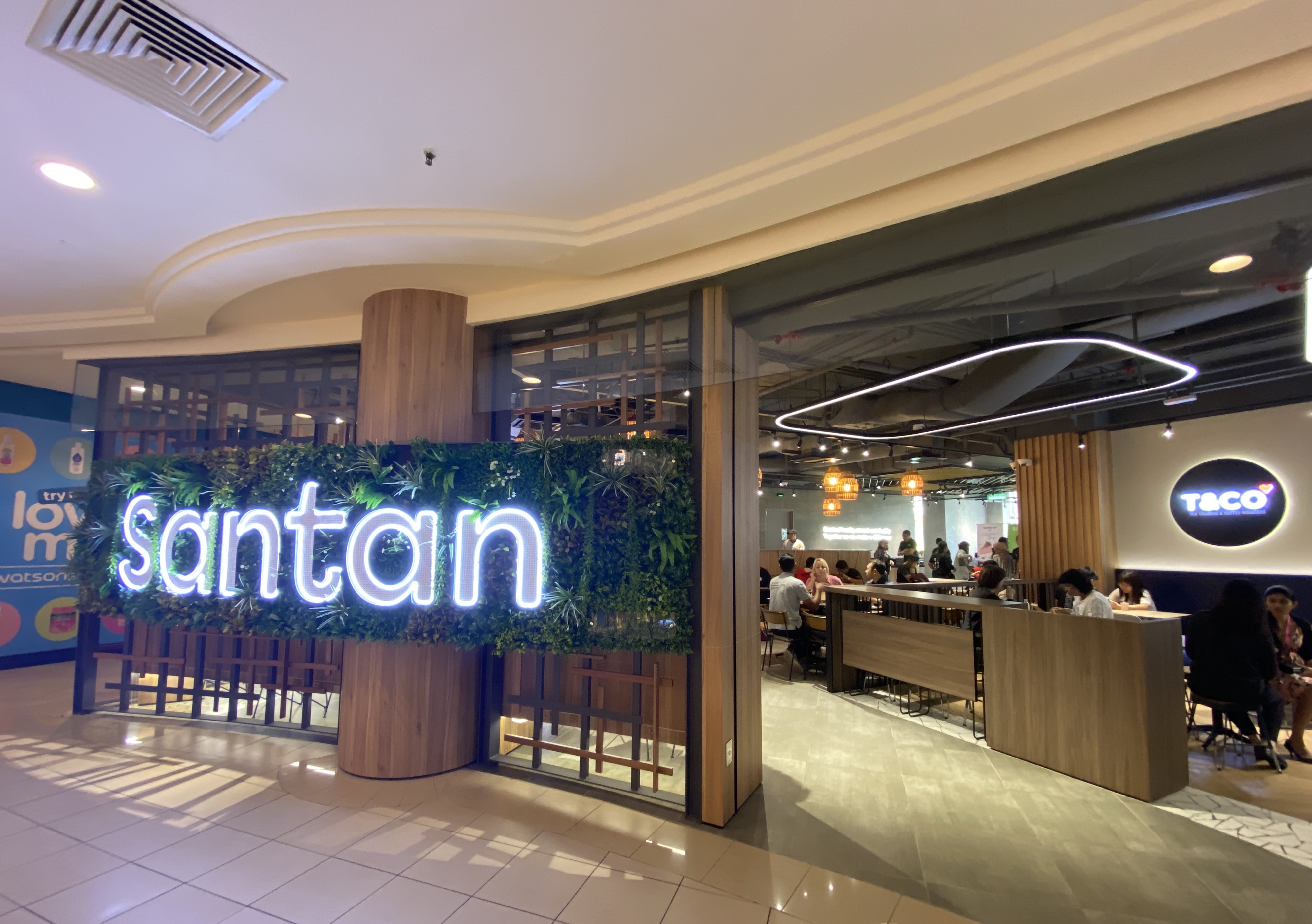 Santan和T&CO首家东盟快餐店位于谷中城购物广场1楼。-方贝欣摄-