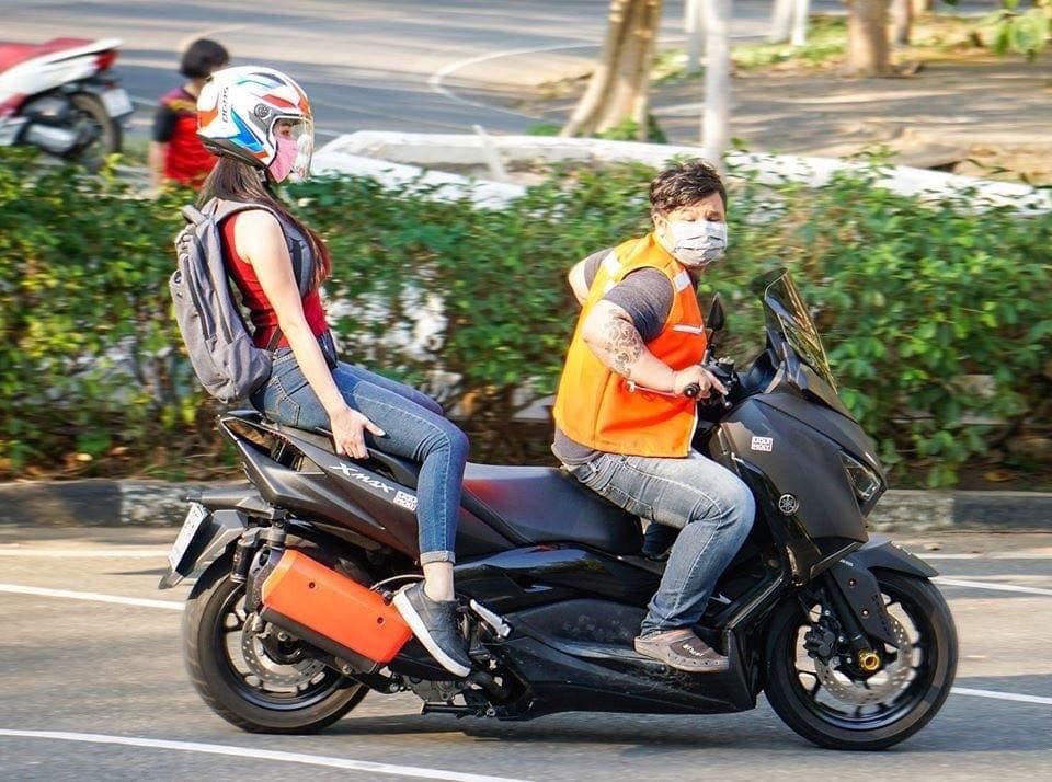 乘搭摩哆德士中间腾出空间保持距离。-图摘自那一年我们在曼谷-曼谷帮脸书-