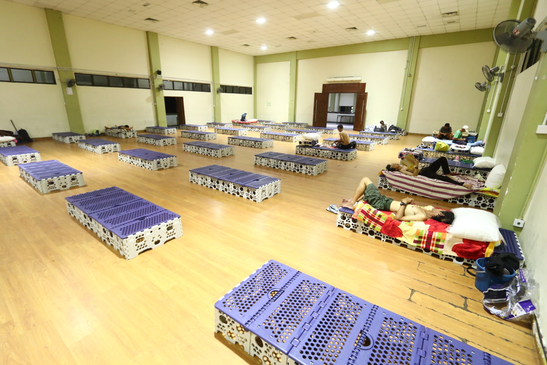 慈济在爱心大厦安置床位。-图摘自Penang2030脸书-