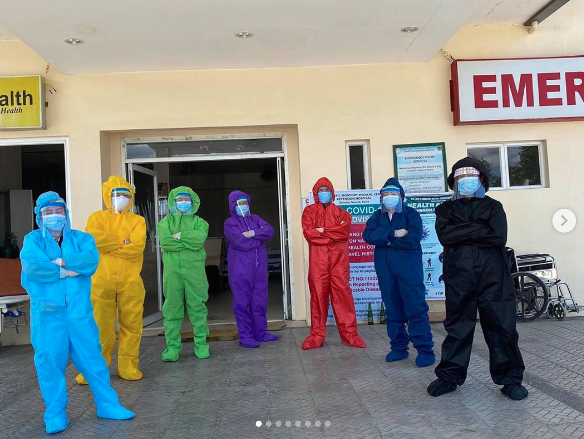 医护人员穿上天线宝宝色彩的防护衣。-图摘自instagram @senoritoaidz-