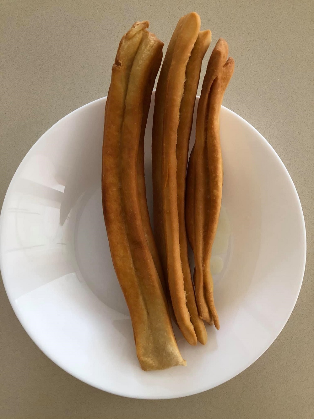 网友分享自制的油条,根本与认知的油条不一样。-图摘自MASAK APA TAK JADI HARI INI OFFICIAL群组-