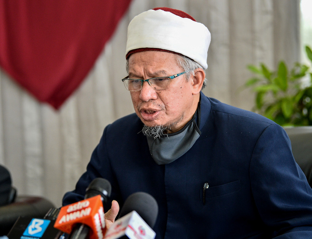 Minister in the Prime Ministeru00e2u20acu2122s Department (Islamic Affairs) Datuk Seri Zulkifli Mohamad Al-Bakri speaks to the media in Kuala Lumpur, December 29, 2020. u00e2u20acu201d Bernama pic