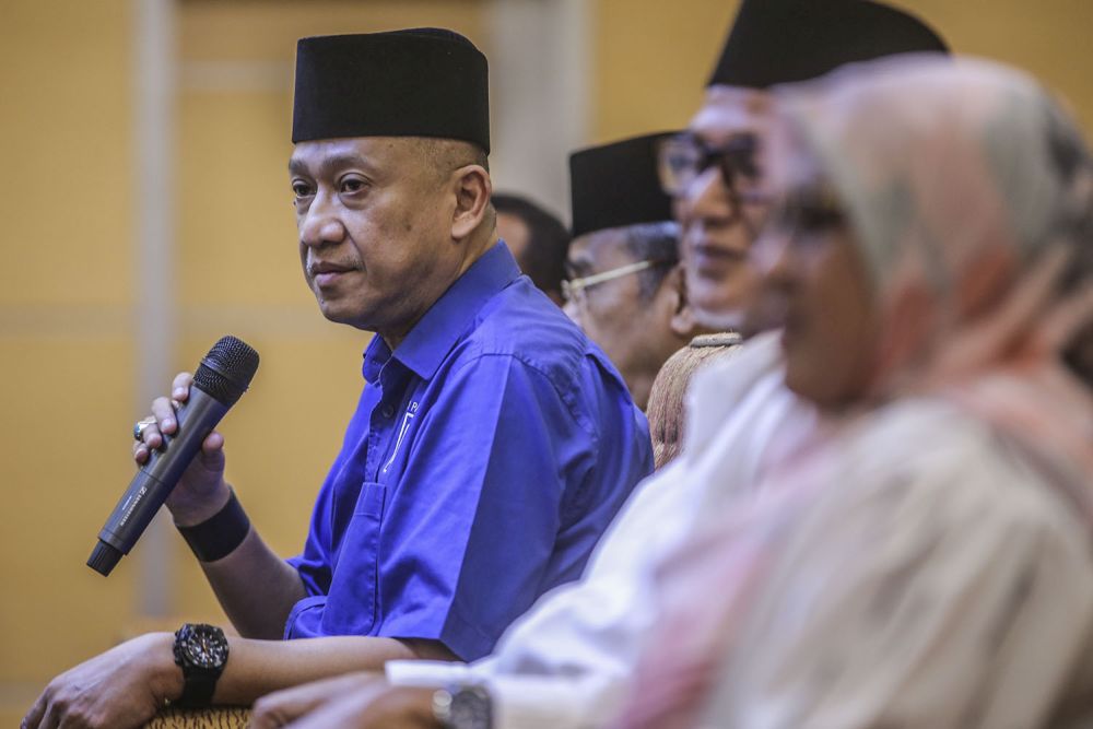 Datuk Seri Mohamed Nazri Abdul Aziz speaks during a press conference at the Putra World Trade Centre, Kuala Lumpur January 12, 2021. u00e2u20acu201dPicture by Hari Anggara