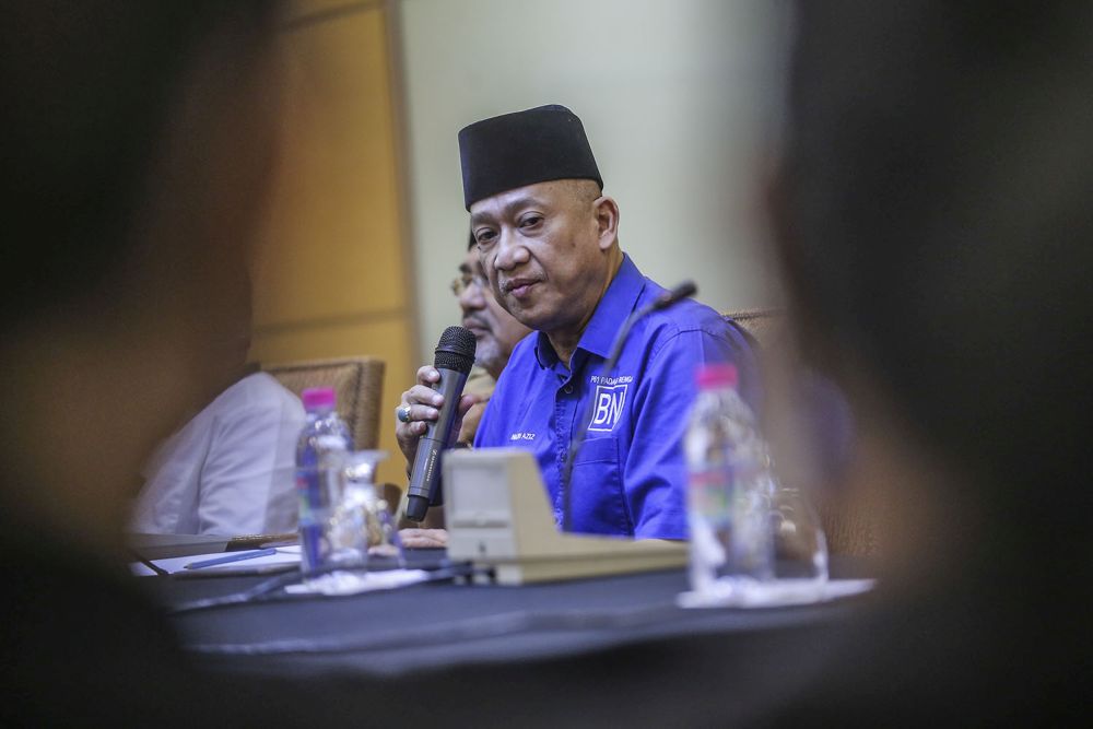 Datuk Seri Mohamed Nazri Abdul Aziz speaks during a press conference at the Putra World Trade Centre, Kuala Lumpur January 12, 2021. u00e2u20acu201dPicture by Hari Anggara