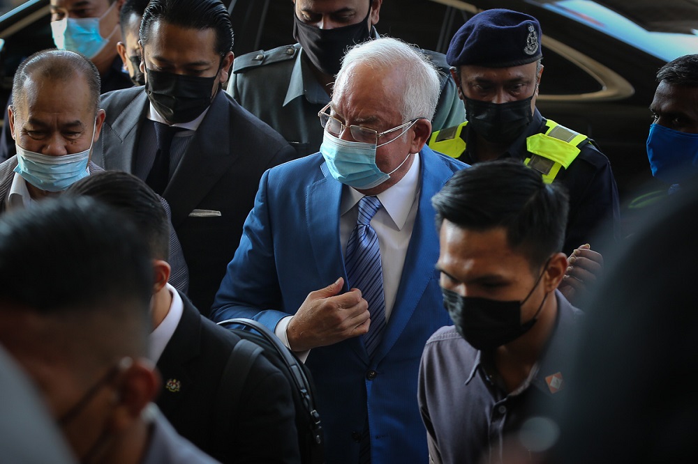 Datuk Seri Najib Razak arrives at the Kuala Lumpur High Court Complex February 18, 2021. u00e2u20acu201d Picture by Yusof Mat Isa