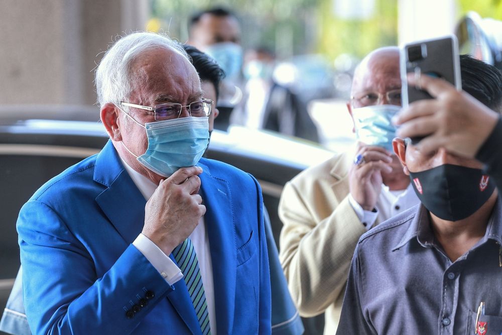 Datuk Seri Najib Razak arrives at the Kuala Lumpur High Court February 23, 2021. u00e2u20acu201d Picture by Ahmad Zamzahuri