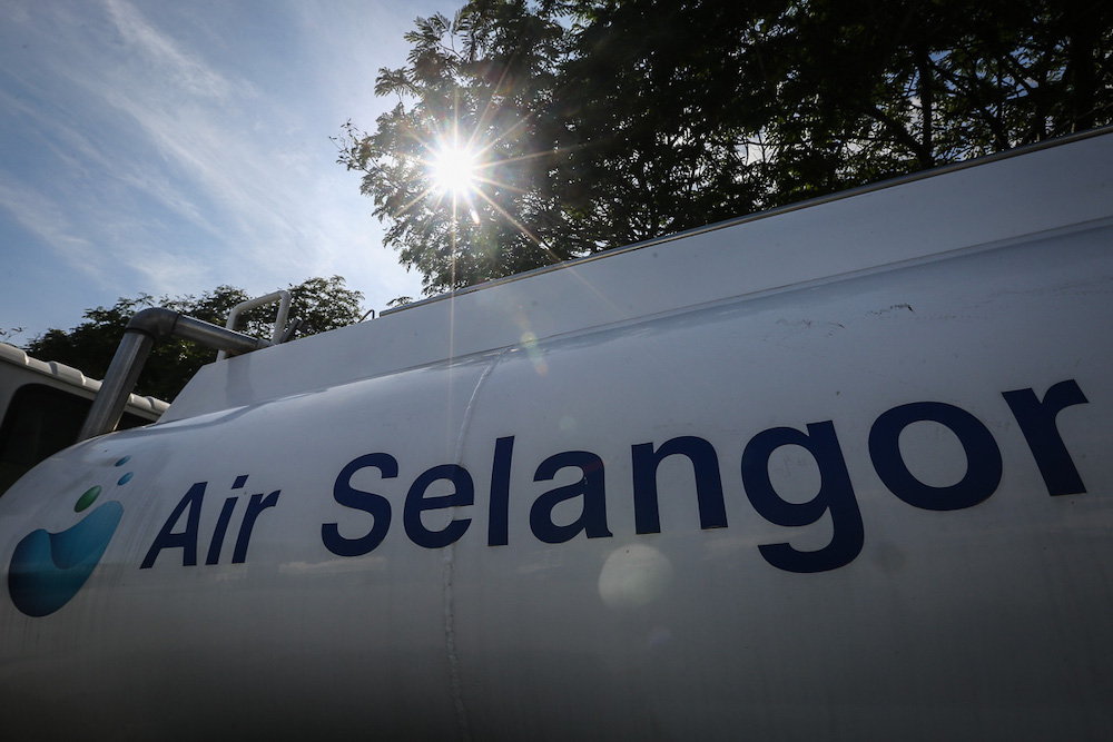 The Air Selangor logo is seen on a water tanker in Shah Alam March 30, 2021. u00e2u20acu201d Picture by Yusof Mat Isa