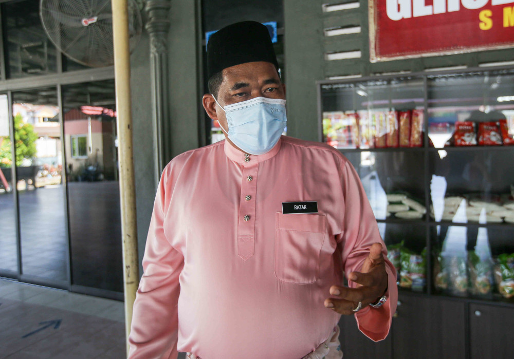 拉萨马勒塔哈里表示，如果食物银行获得更多的捐款，他们希望也能帮助住在附近的弱势群体。-Farhan Najib摄-