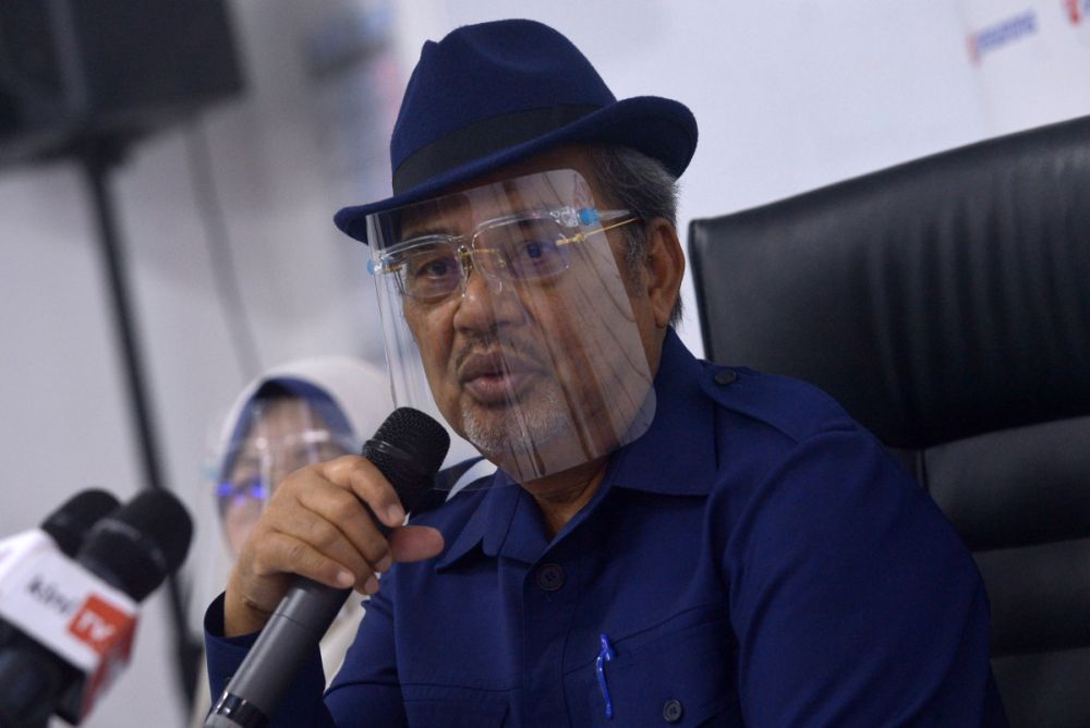 Prasarana chairman Datuk Seri Tajuddin Abdul Rahman speaks during a working visit to the Saujana Putra casting yard March 29,2021. u00e2u20acu201d Picture by Hari Anggara 