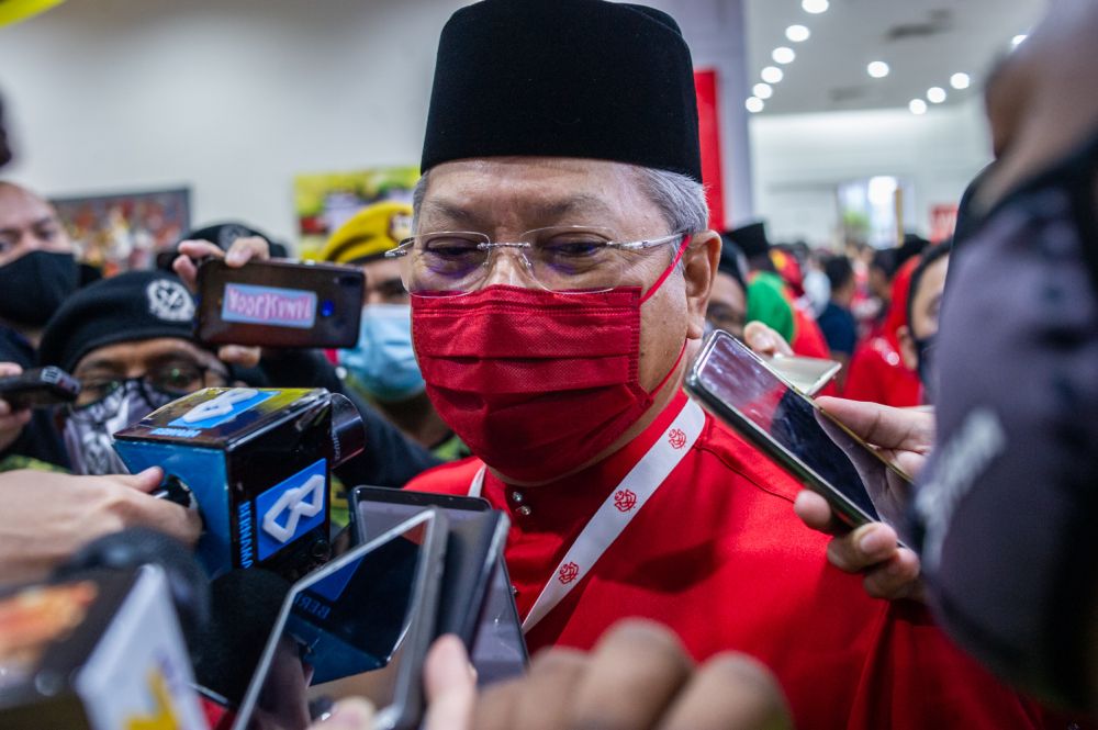 Ketereh Umno division chairman Tan Sri Datuk Seri Annuar Musa speaks to reporters during the partyu00e2u20acu2122s general assembly in Kuala Lumpur March 28, 2021. u00e2u20acu201d Picture by Shafwan Zaidon