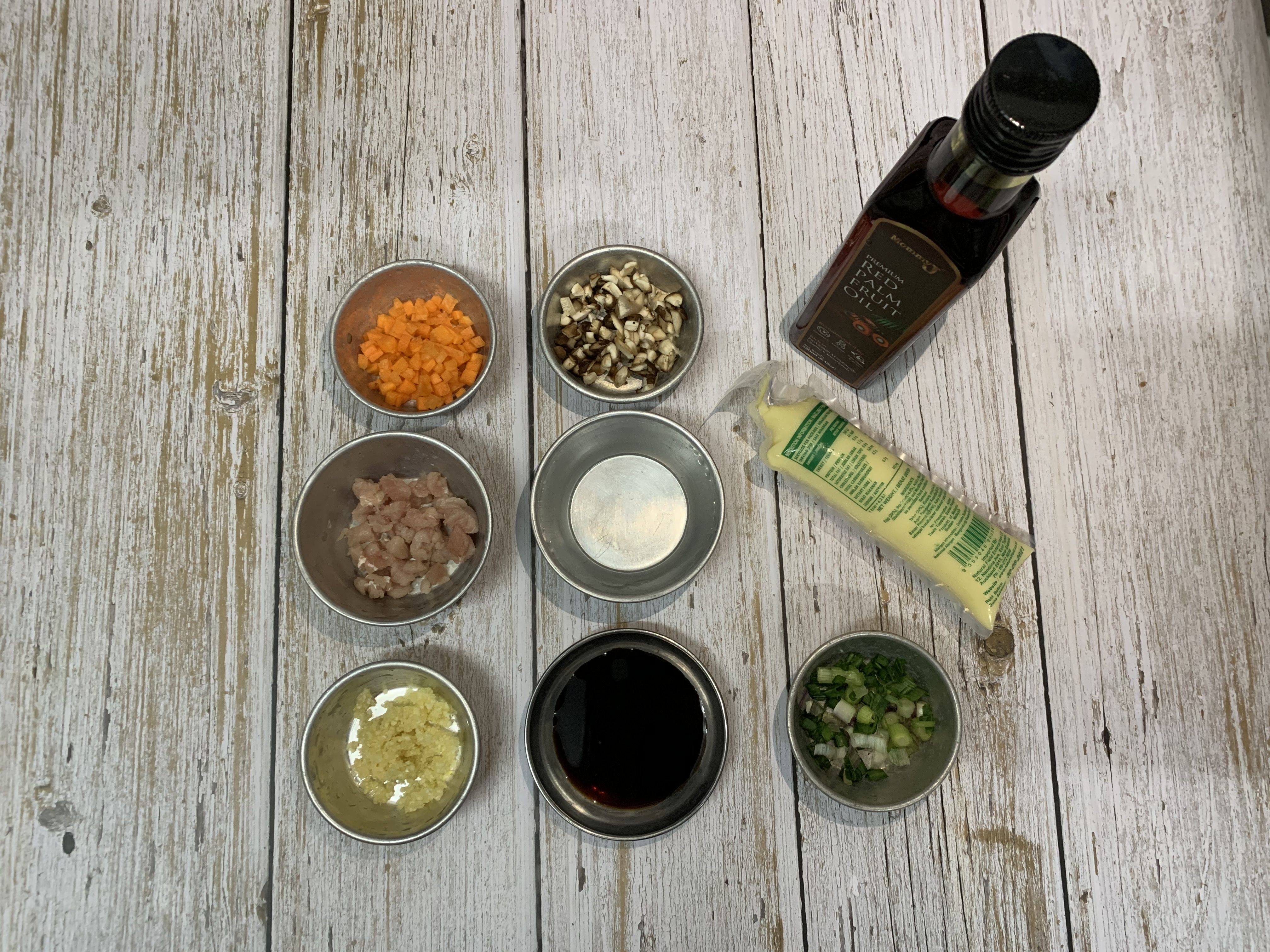 肉碎香菇焖豆腐所需准备的材料。-营养师邝淑婷提供-