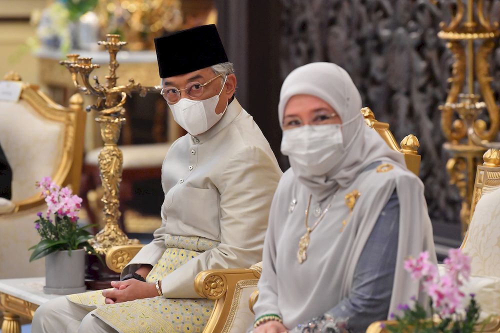 Yang di-Pertuan Agong Al-Sultan Abdullah Riu00e2u20acu2122ayatuddin Al-Mustafa Billah Shah and Raja Permaisuri Agong Tunku Hajah Azizah Aminah Maimunah Iskandariah gracing the federal awards investiture ceremony, Istana Negara, April 6, 2021. u00e2u20acu201d Bernama pic