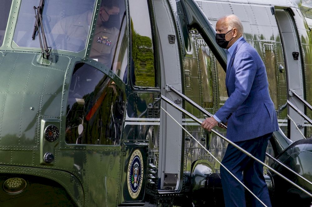 US President Joe Biden boards Marine One on the Ellipse on April 24, 2021 in Washington, DC. u00e2u20acu201d Getty Images via AFP