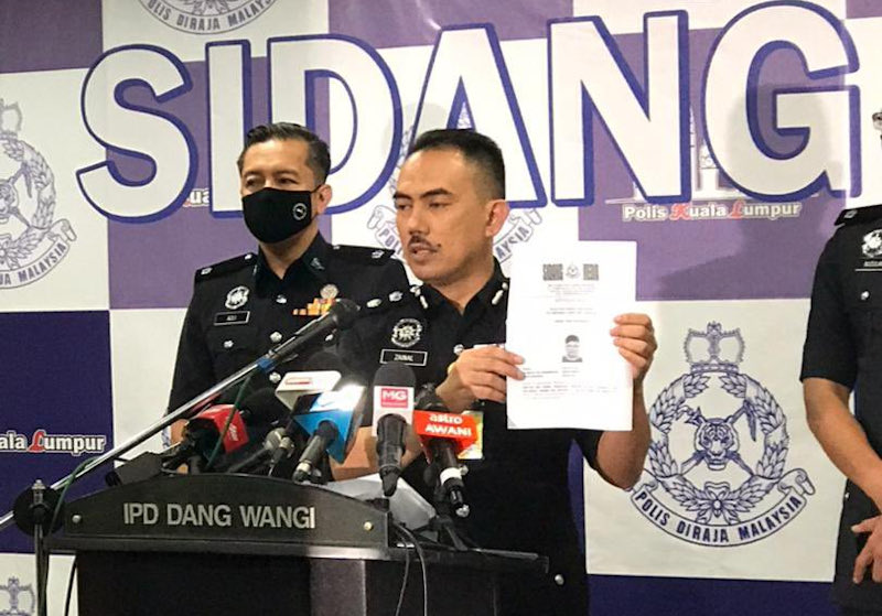 Police are tracking down a man believed to be the mastermind behind the production of two Hari Raya Aidilfitri-themed advertisements promoting online gambling. u00e2u20acu201d Picture via Twitter/Bernama
