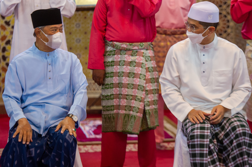 Prime Minister Tan Sri Muhyiddin and Gombak Member of Parliament Datuk Seri Mohamed Azmin Ali attending Isyak and Terawih prayers at Masjid Jamek Al-Amaniah, Batu Caves, April 19, 2021. u00e2u20acu201d Picture by Shafwan Zaidon