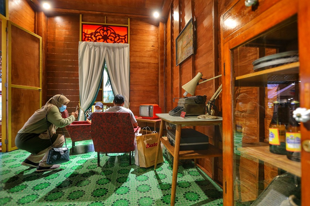 -Ahmad Zamzahuri摄-