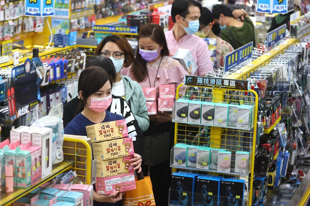 People queue to buy face masks at a store, following the outbreak of Covid-19, in Taipei, Taiwan May 12, 2021. u00e2u20acu2022 Reuters pic