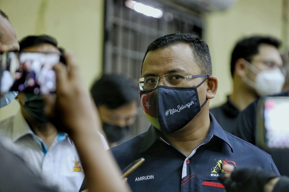 Selangor Mentri Besar Datuk Seri Amirudin Shari speaks to reporters at Dewan Seri Siantan in Gombak May 19, 2021. u00e2u20acu2022 Picture by Ahmad Zamzahuri