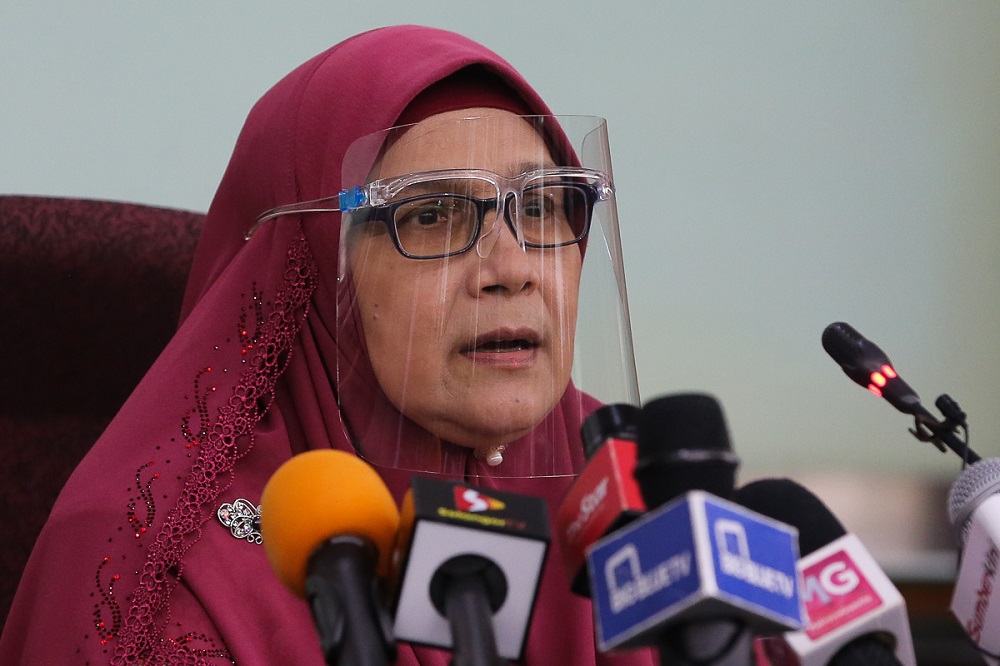State Public Health, Unity, Women and Family Development Committee chairman Dr Siti Mariah Mahmud speaks during a press conference in Shah Alam May 19, 2021. u00e2u20acu2022 Picture by Yusof Mat Isa