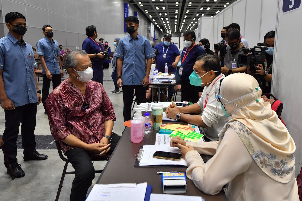 Prime Minister Tan Sri Muhyiddin Yassin visits the vaccination centre (PPV) at the Kuala Lumpur Convention Centre, June 20, 2021. u00e2u20acu201d Bernama pic