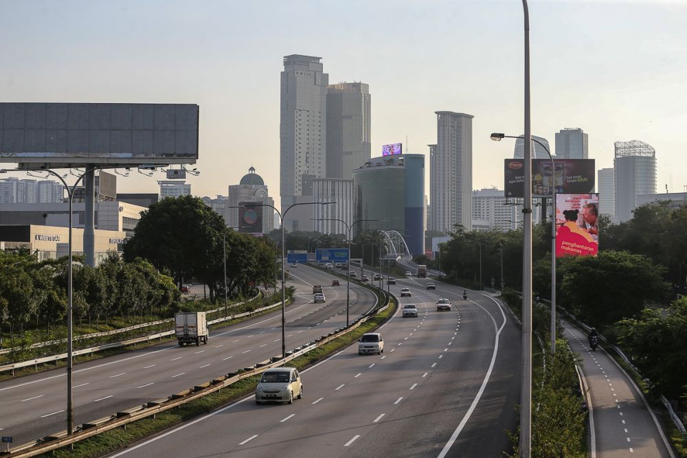 A general view of traffic on the Federal Highway in Kuala Lumpur June 1, 2021. u00e2u20acu201d Picture by Yusof Mat Isa