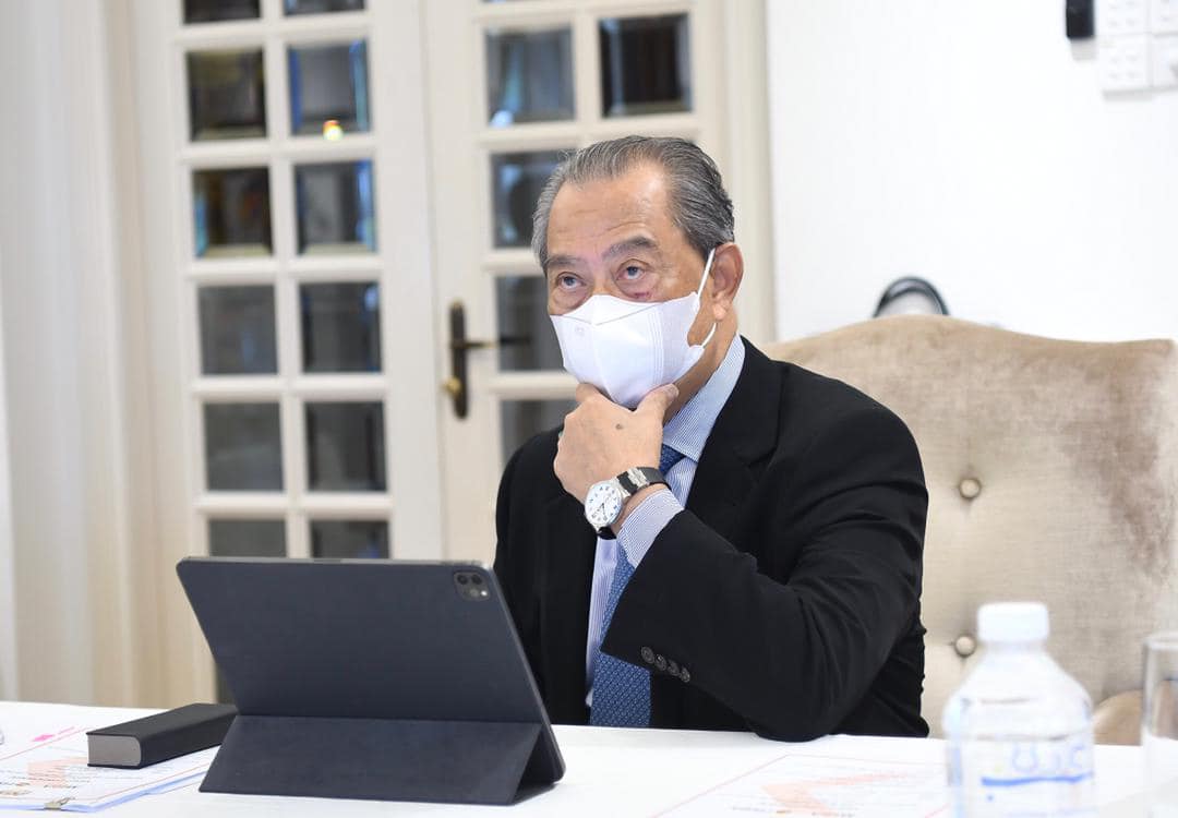 Muhyiddin during a virtual meeting held between Datuk Seri Mohamed Azmin Ali, Malaysian Investment Development Authority chief executive Arham Abdul Rahman and Risen Energy Co Ltd president-cum-chairman Xie Jian. u00e2u20acu201d Picture via Facebook