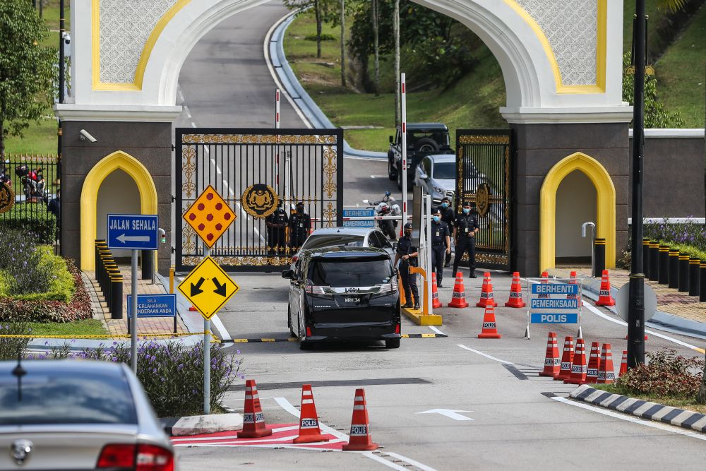 A vehicle ferrying PAS deputy president Datuk Seri Tuan Ibrahim Tuan Man is seen arriving at Istana Negara in Kuala Lumpur June 10, 2021.  u00e2u20acu201d Picture by Yusof Mat Isann