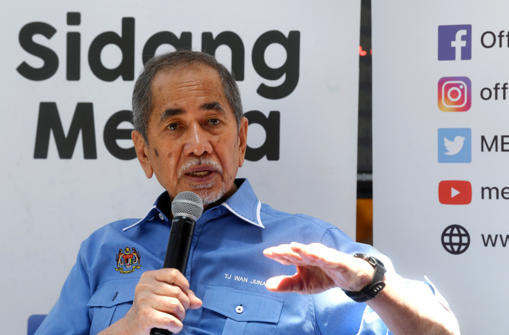 Datuk Seri Wan Junaidi Tuanku Jaafar speaks to the media at the closing ceremony for the Aidilfitri 2021 Bazaar at Auditorium Cempaka Sari, Putrajaya Corporation Complex, June 29, 2021. u00e2u20acu201d Bernama pic 