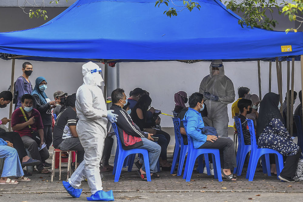 A general view of the Covid-19 Assessment Centre (CAC) in Bandar Tun Razak July 25, 2020. u00e2u20acu201d Picture by Hari Anggara