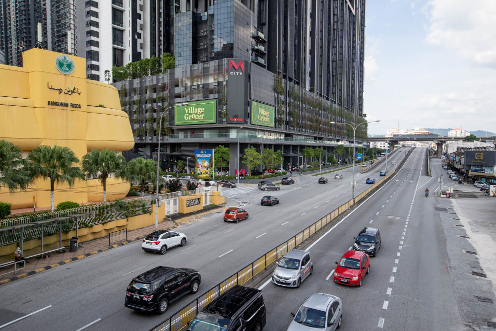 View From Kuala Lumpur: General view at Jalan Ampang borders between Kuala Lumpur and Selangor July 2, 2021. u00e2u20acu201d Picture by Firdaus Latifn