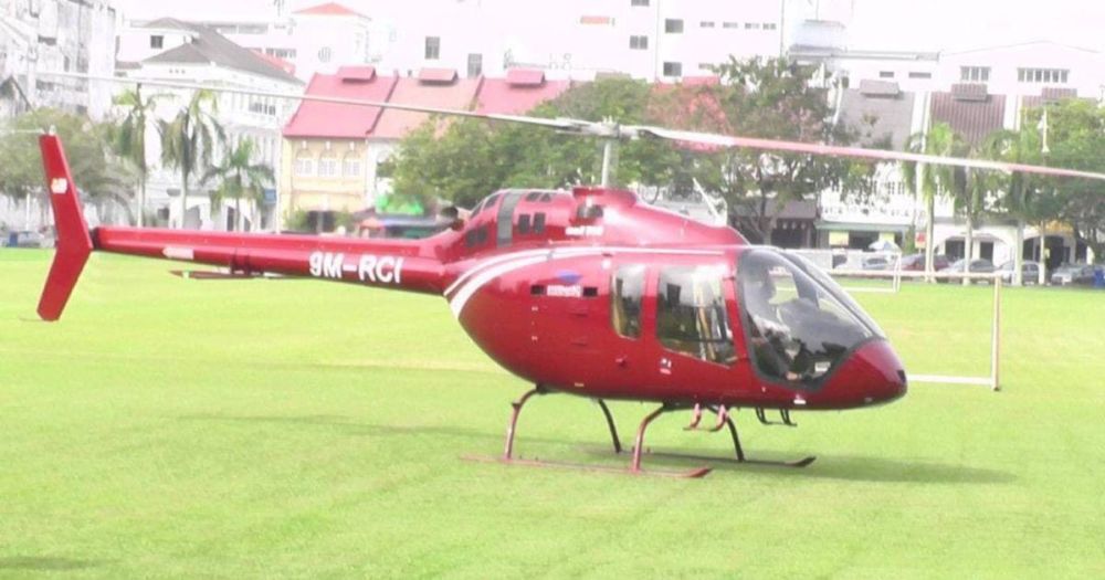 A helicopter landed at Padang Ipoh today to collect 36 packets of the cityu00e2u20acu2122s famous Nasi Ganja.  u00e2u20acu201d Picture via social mediann