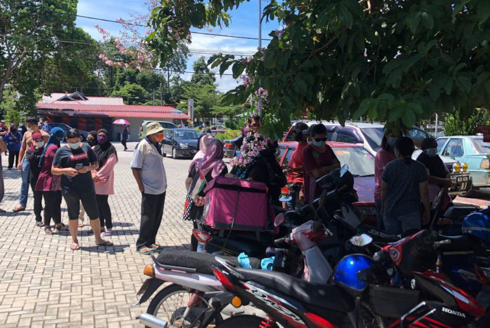 Johor police chief Datuk Ayob Khan Mydin Pitchay said the directive was made because health officials saw the programme was attended by more than 100 people and did not comply with the SOPs. u00e2u20acu201d Picture from Twitter/SyedSaddiq