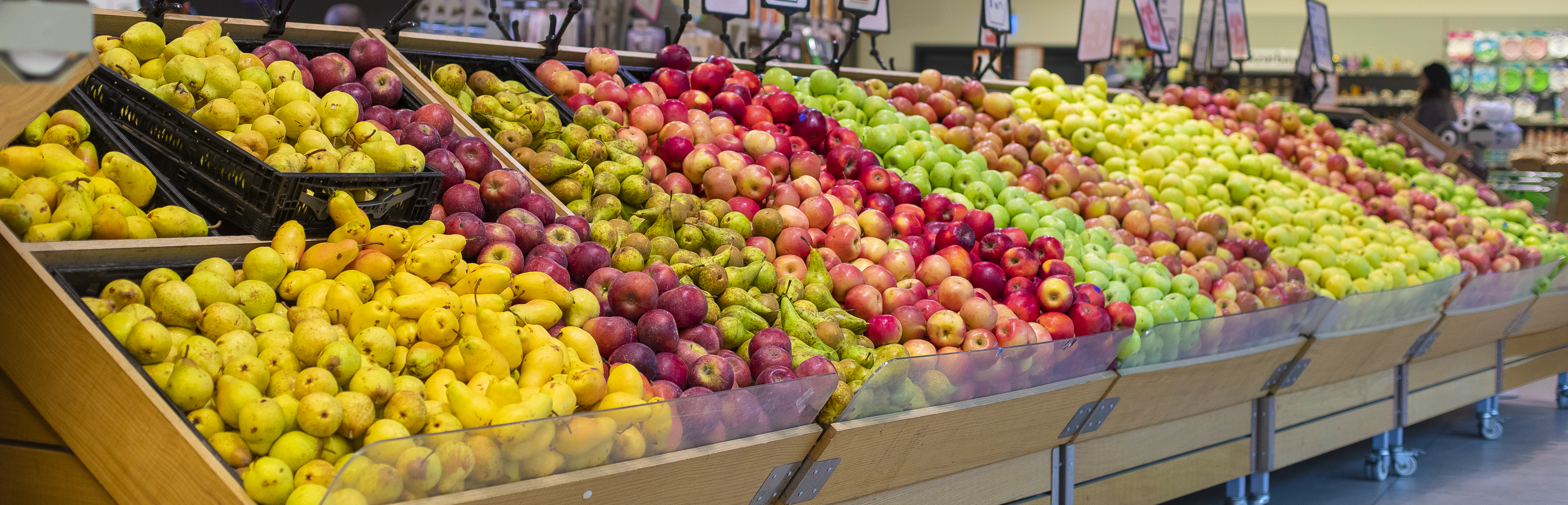 在购买水果时，民众可以问商家或者上网查看水果品种的甜度，然后选择适合自己的。-图取自freepik-