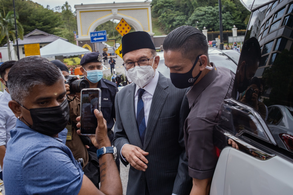 PKR president Datuk Seri Anwar Ibrahim speaks to reporters outside Istana Negara in Kuala Lumpur, August 17, 2021. u00e2u20acu201d Picture by Shafwan Zaidon