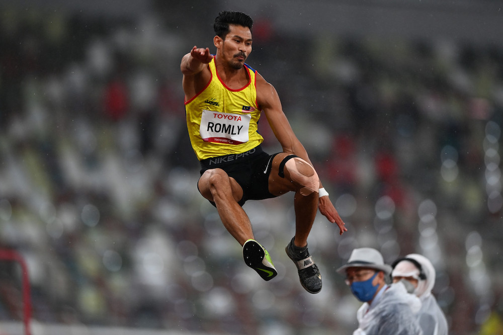 National paralympic long jump athlete Abdul Latif Romly during the T20 long jump at the Tokyo 2020 Paralympic Games at the Olympic Stadium today in Tokyo, Sept 4,2021. u00e2u20acu201d Bernama picnn