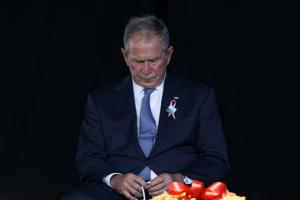 美国前总统布什周六出席宾西法尼亚州尚克斯维尔的911恐袭20周年纪念活动。-路透社-