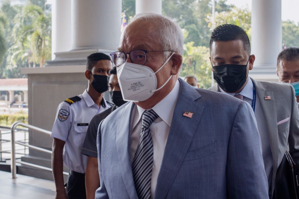 Datuk Seri Najib Razak arrives at the Kuala Lumpur High Court Sept 7, 2021. u00e2u20acu201d Picture by SHafwan Zaidonnn
