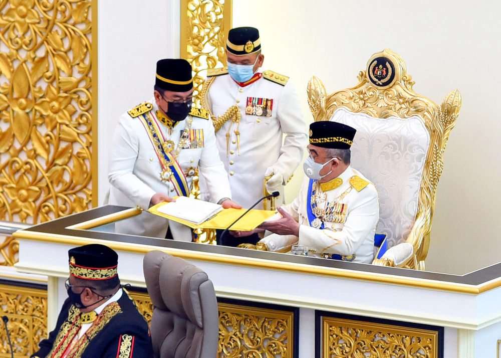 Melaka Yang Dipertua Negeri Tun Mohd Ali Rustam receives the text of the opening speech from Chief Minister Datuk Seri Sulaiman Md Ali during the 14th Melaka State Legislative Assembly at Kompleks Seri Negeri, September 20, 2021. u00e2u20acu201d Bernama pic 