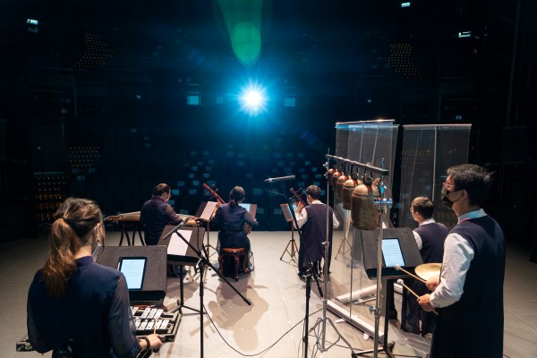 香港天籁敦煌乐团以音乐及艺术立体化呈现作曲家对敦煌及中华文化精髓的理解、想像和尊敬，生动的诉说敦煌文化的故事。-主办单位提供-