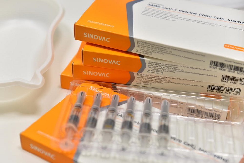 Some clinics in Singapore continue to provide and administer the Sinovac vaccine but for a fee. u00e2u20acu201d Reuters pic