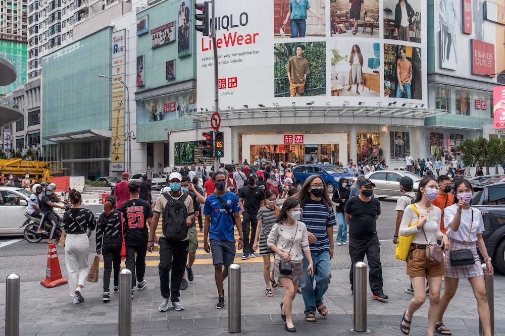 People are seen wearing masks at Jalan Bukit Bintang in Kuala Lumpur, October 2, 2021. u00e2u20acu201d Picture by Shafwan Zaidon