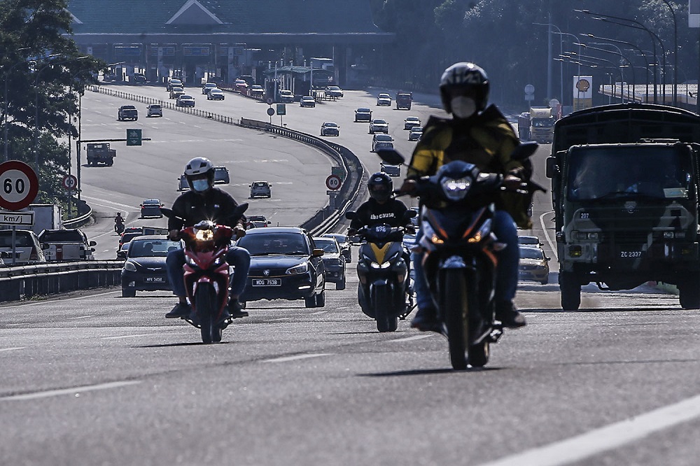 A general view of traffic at the North-South Highway heading towards North October 11, 2021. u00e2u20acu201d Picture by Hari Anggara