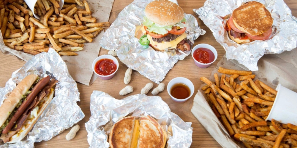 Five Guys let you customise their burgers, hot dogs, and sandwiches. u00e2u20acu201d SoyaCincau picn