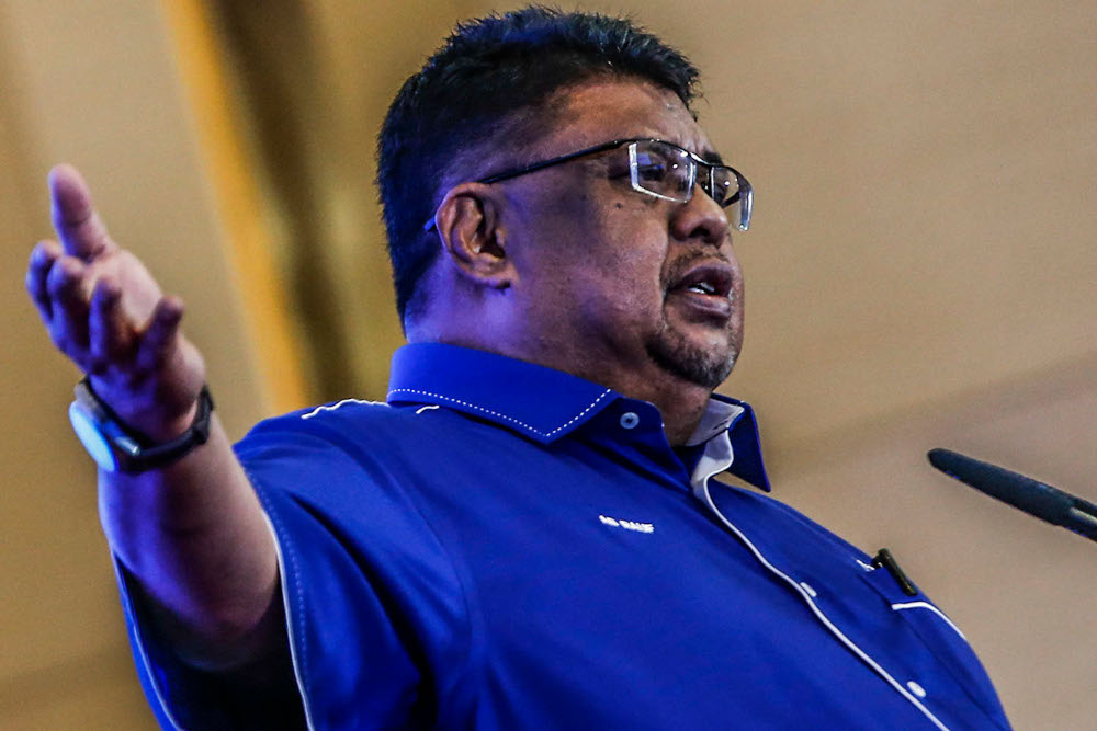 Melaka Umno Liaison Committee chairman Datuk Seri Ab Rauf Yusoh at the launch of the party machinery for the Melaka state election at the WTC October 27, 2021. u00e2u20acu2022 Picture by Hari Anggara