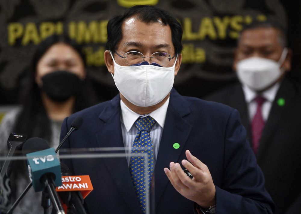 Auditor-General Datuk Nik Azman Nik Abdul Majid  speaks during a press conference at Parliament, Kuala Lumpur October 28, 2021. u00e2u20acu2022 Bernama picnn