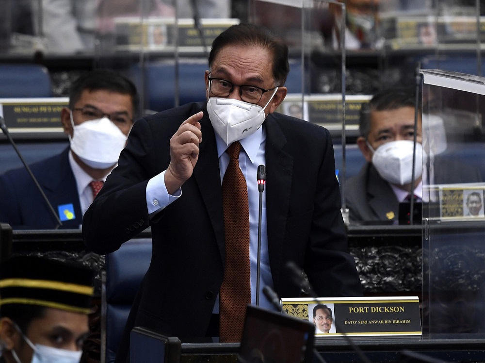 Opposition Leader Datuk Seri Anwar Ibrahim speaks during a question-and-answer session at the Dewan Rakyat today, October 6, 2021. u00e2u20acu2022 Bernama pic