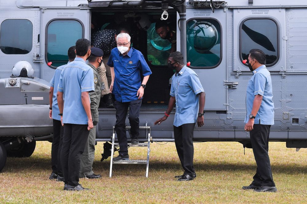 Prime Minister Datuk Ismail Sabri Yaakob is pictured arriving at Sekolah Menengah Kebangsaan Bera Bandar 32 in Pahang October 17, 2021. u00e2u20acu201d Bernama pic