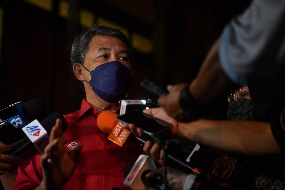 Umno deputy president Datuk Seri Mohamad Hasan speaks to reporters after a meeting with the Melaka Umno machinery in Alor Gajah, October 5, 2021. u00e2u20acu201d Bernama pic 